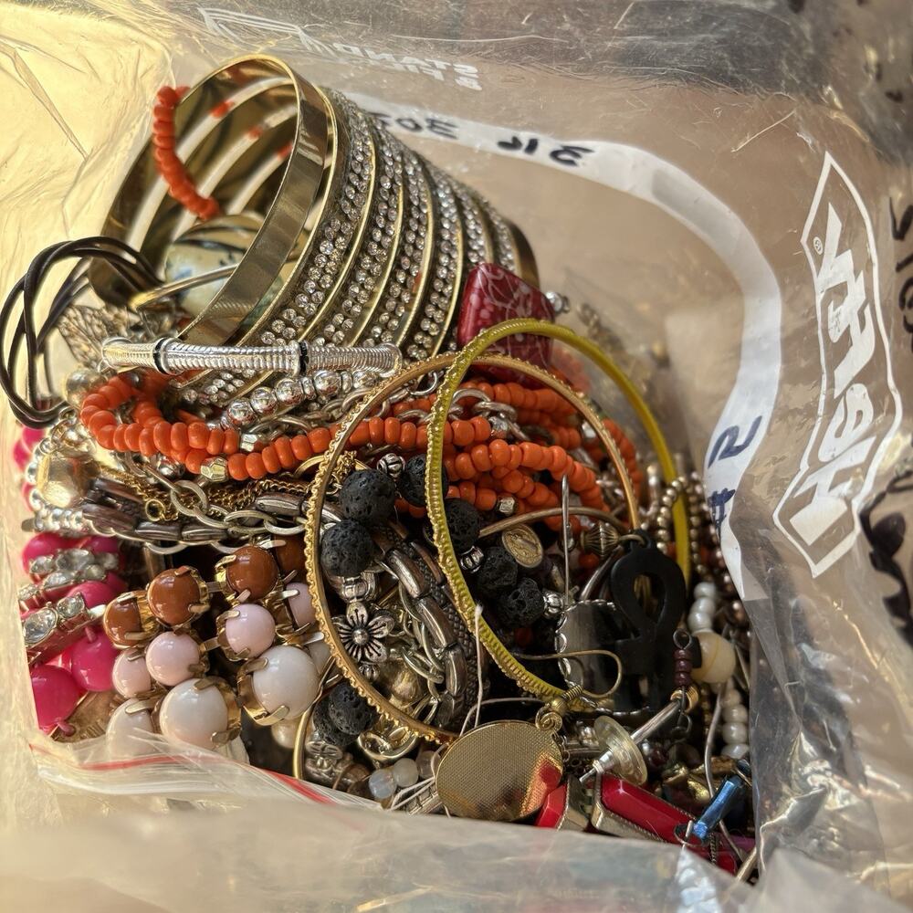 Junk Jewelry Lot 4 Lb Repurpose Recycle Reuse Crafts Harvest - Picture 2 of 3
